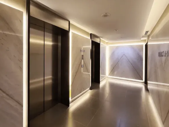 Ajwan Towers — лифтовой холл