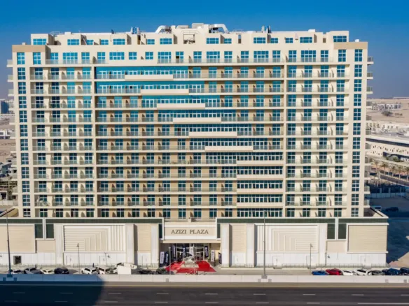 Azizi Plaza — фасад здания