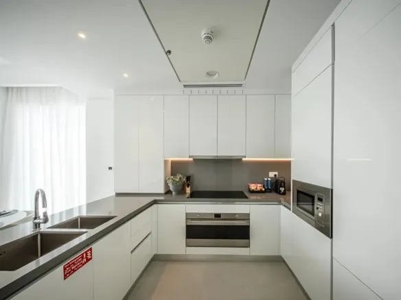 Canal Front Residences 3 and 4 — кухня