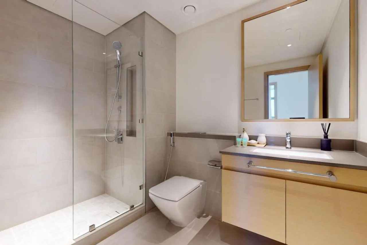 Creek Rise Tower 1 — ванная комната