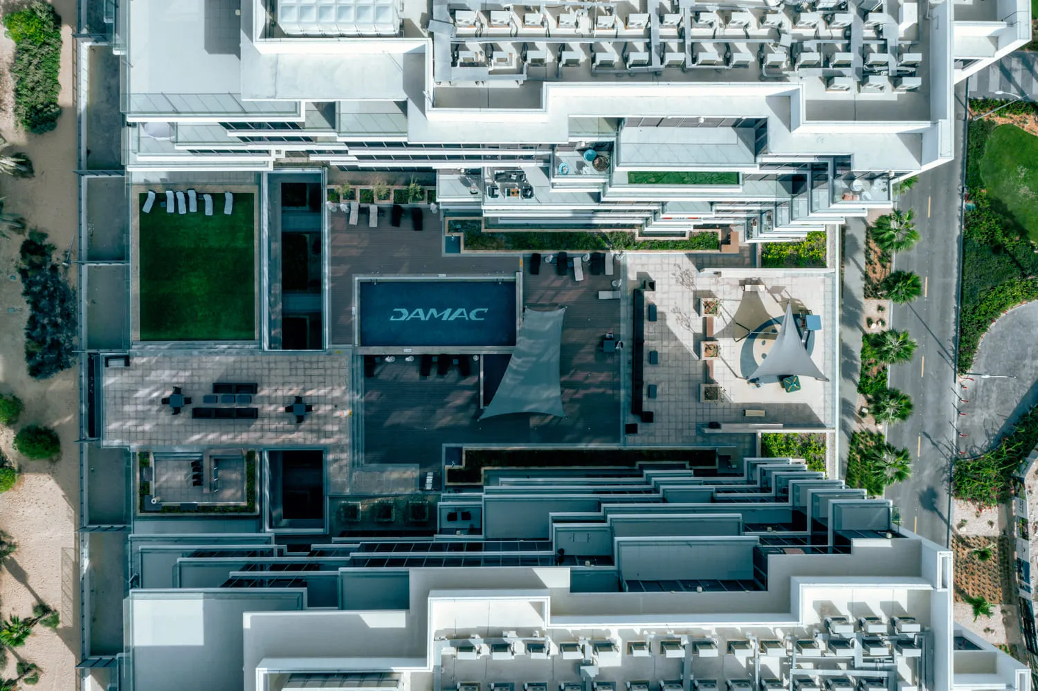 Damac Hills - Golf Town — внутренний двор