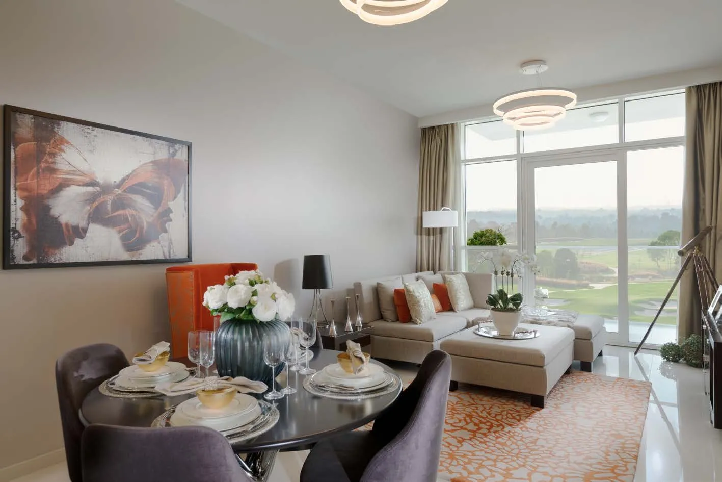 Damac Hills - Radisson Dubai — интерьер гостиной