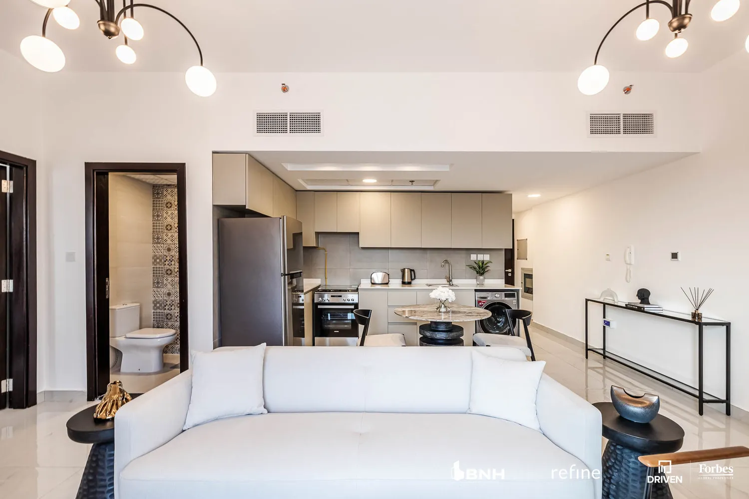 Equiti Apartments — кухня-гостиная, фото 10