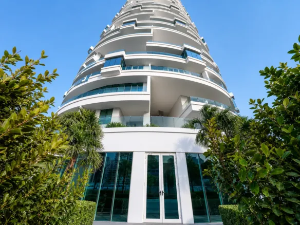 Five Jumeirah Village — фасад здания