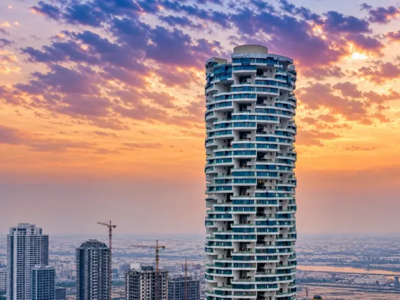 Five Jumeirah Village — вид на комплекс