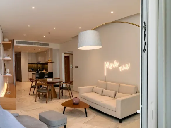 Five Jumeirah Village — интерьер гостиной