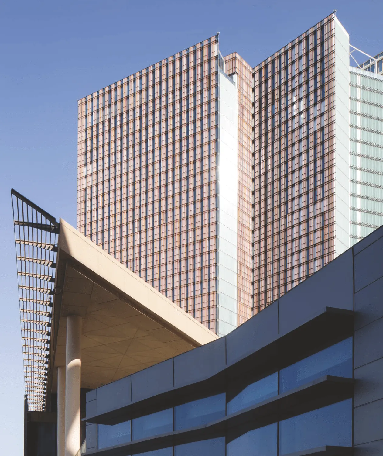 Four Seasons Private Residences Abu Dhabi at At Al Maryah Island — фасад здания