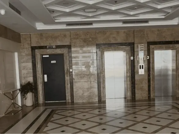 G24 Warsan — лифтовой холл
