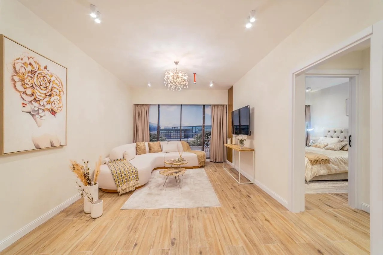 Lucky Royale Residence — интерьер гостиной