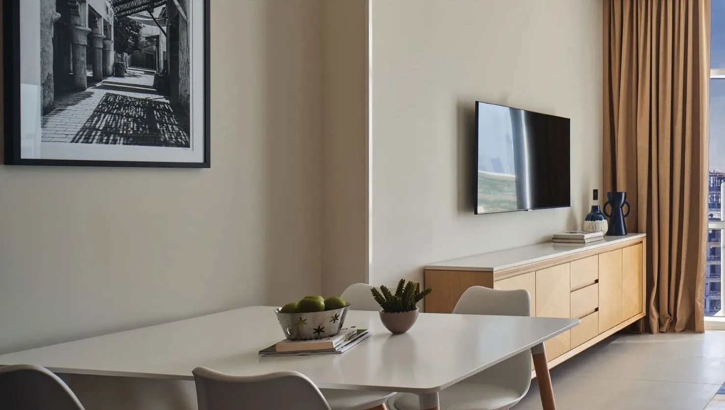 Novotel Residences — обеденная зона