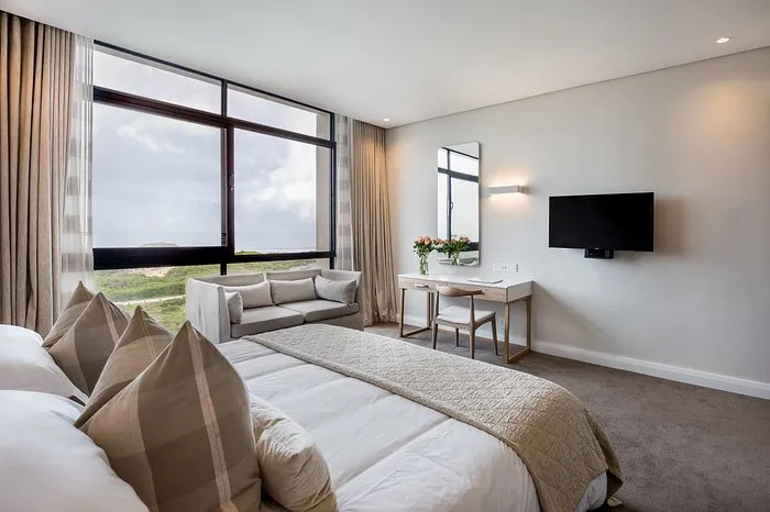 Peninsula Four - The Plaza — спальня