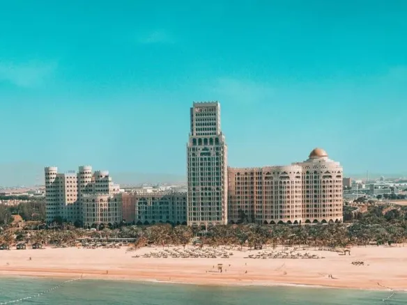 Waldorf Astoria Residences в районе Аль-Джазира Аль-Хамра — фото 1